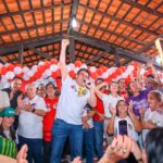 Com apoio de diferentes partidos, Rafael Fonteles reúne população em caminhada em Batalha